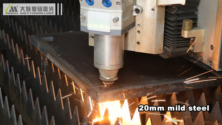 �����и����