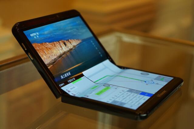 PIĤ�����и����������������OLED������