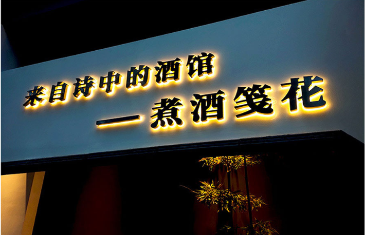 �����и�������������װ׺�ͷ׶�ʵĶ���ռ�